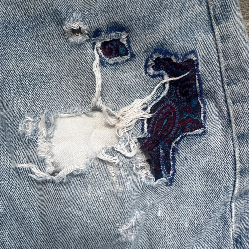 Levi's 501xx Vintage Jeans 33x33 Light Wash Blue Distressed Button Fly Thrashed